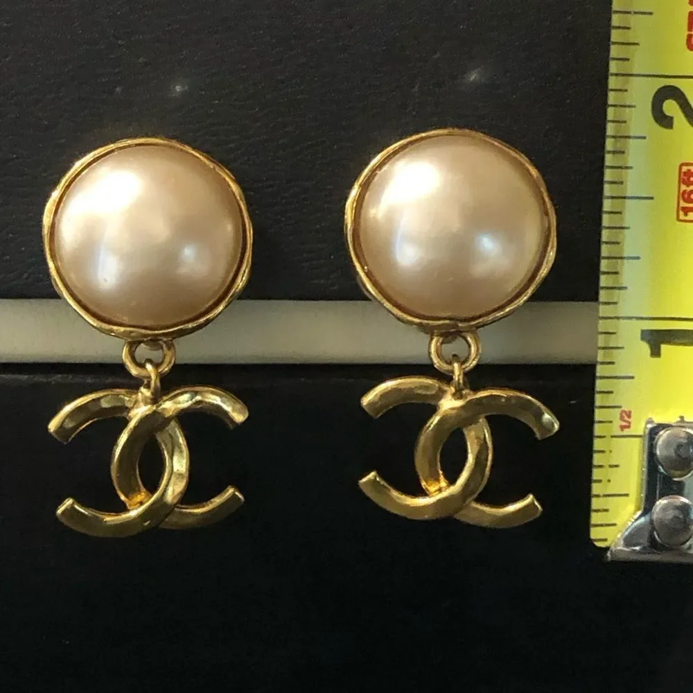 CHANEL COCO Mark Pearl Swing Earrings 95P Engraved w/ Box 24k Gold Plated